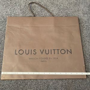 Louis Vuitton medium shipping bag